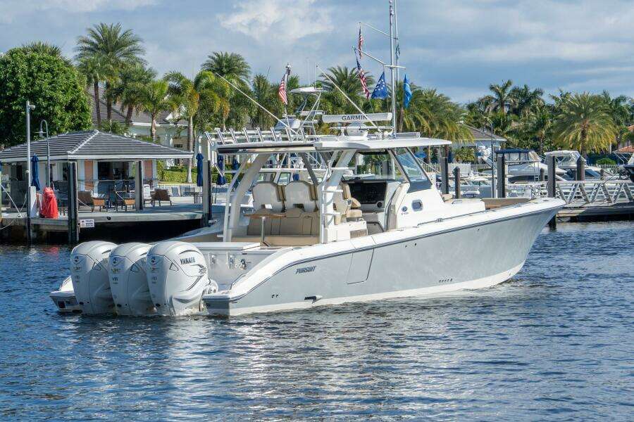 THE LEPRECHAUN 40ft Pursuit Yacht For Sale