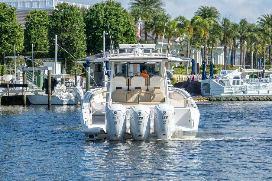 THE LEPRECHAUN 40ft Pursuit Yacht For Sale