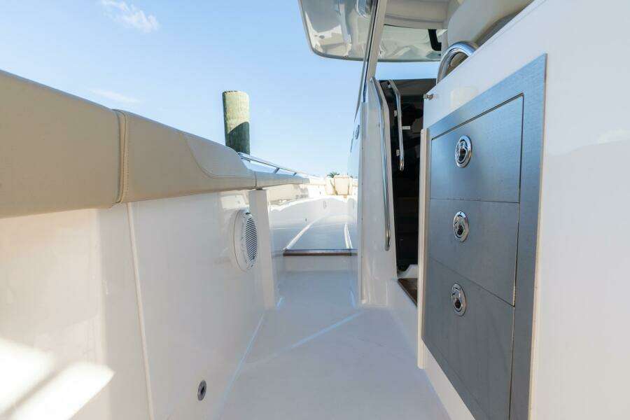 THE LEPRECHAUN 40ft Pursuit Yacht For Sale