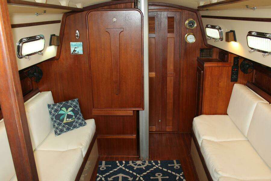 32ft Island Packet Yacht For Sale