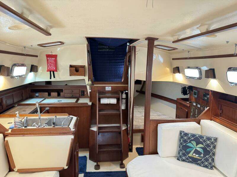 32ft Island Packet Yacht For Sale