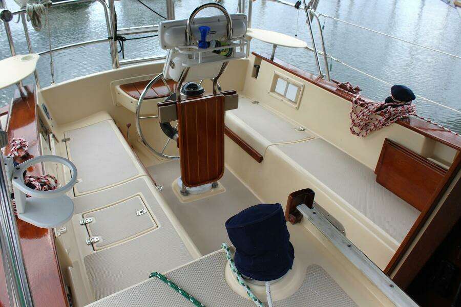 32ft Island Packet Yacht For Sale