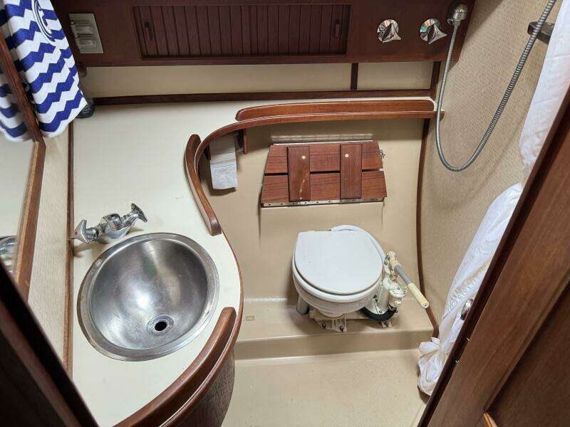 32ft Island Packet Yacht For Sale