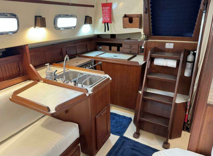 32ft Island Packet Yacht For Sale
