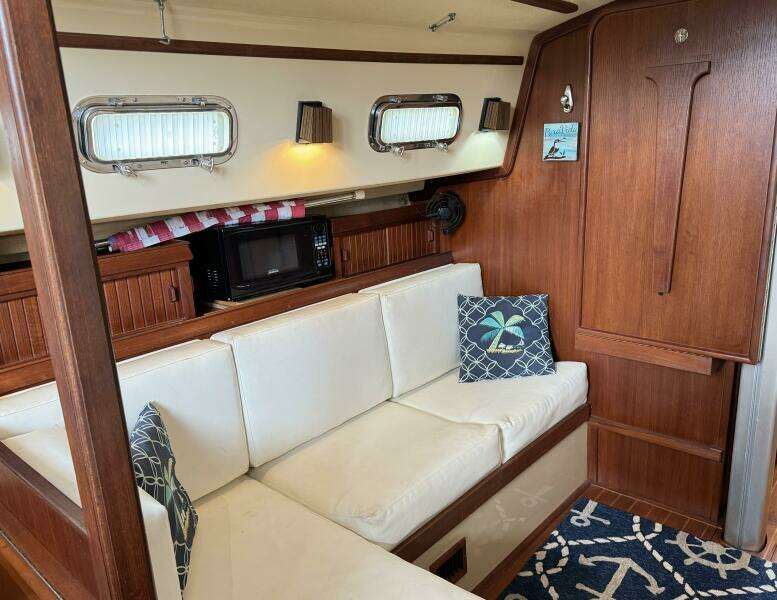 32ft Island Packet Yacht For Sale
