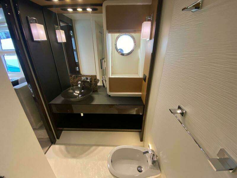 77ft Azimut Yacht For Sale