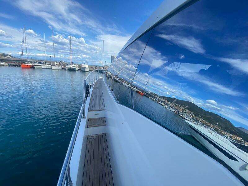 77ft Azimut Yacht For Sale