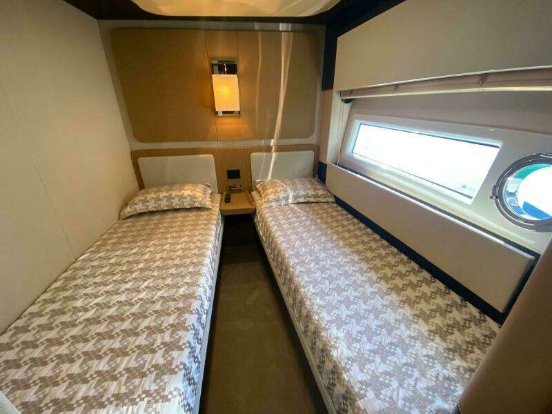 77ft Azimut Yacht For Sale