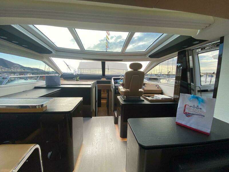 77ft Azimut Yacht For Sale