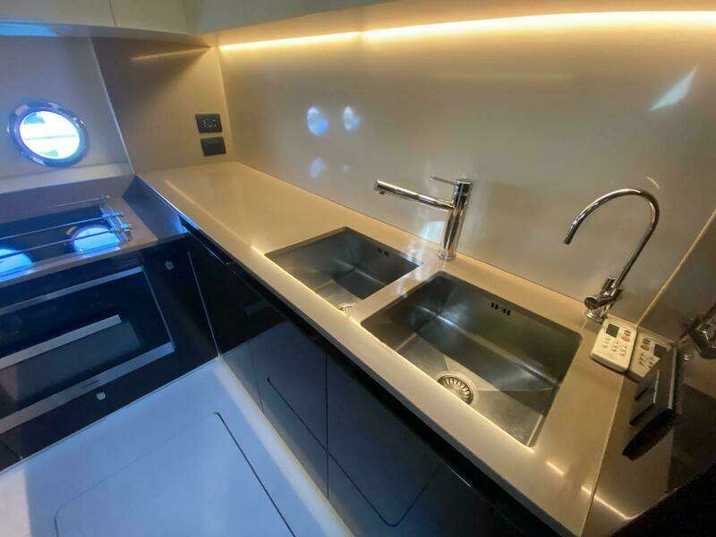 77ft Azimut Yacht For Sale