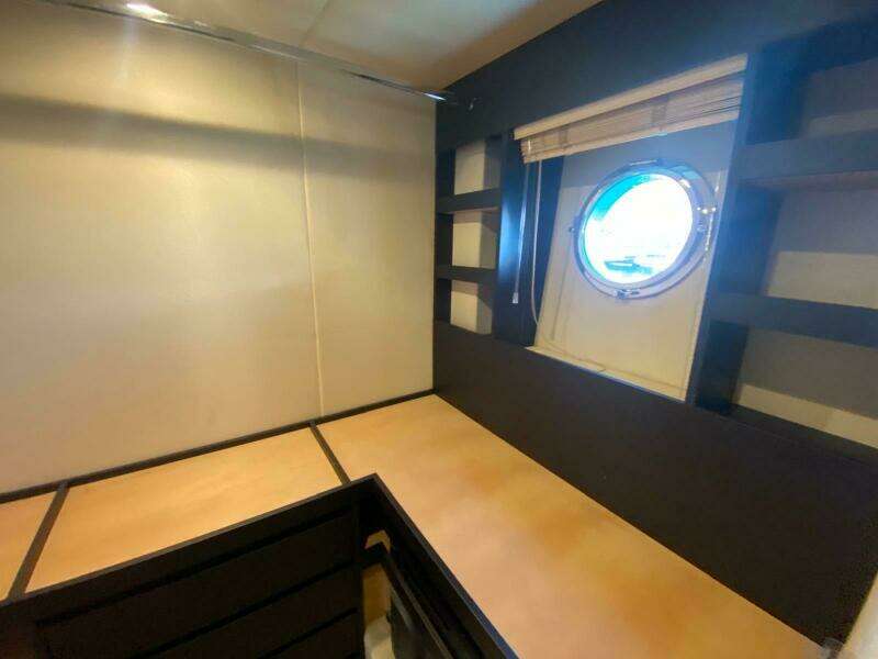 77ft Azimut Yacht For Sale