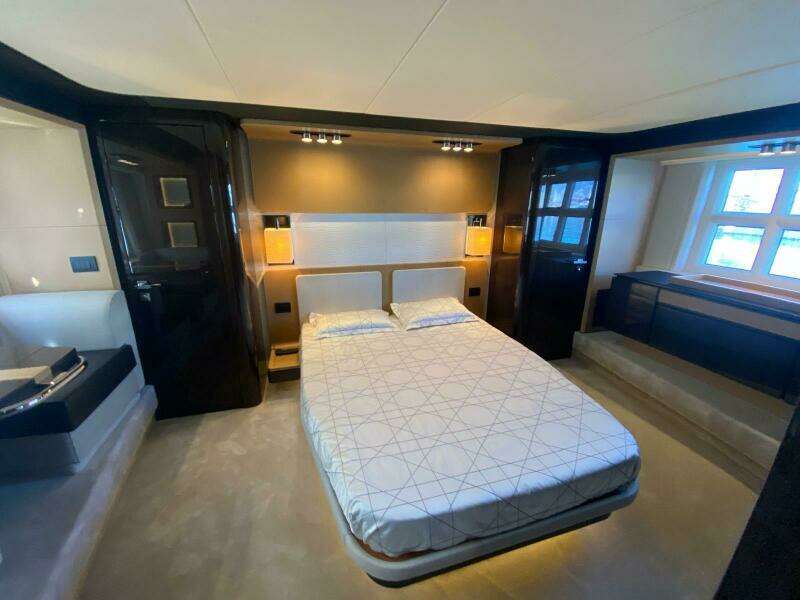77ft Azimut Yacht For Sale
