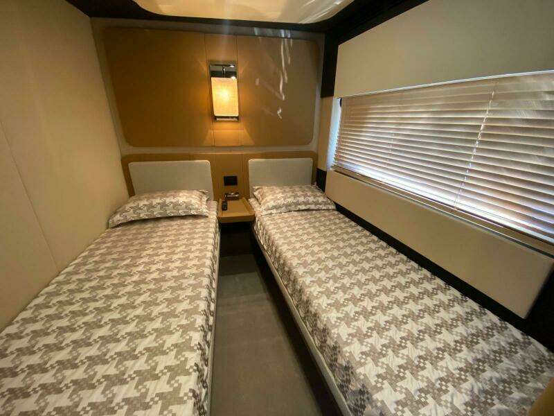 77ft Azimut Yacht For Sale