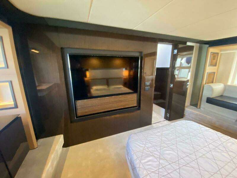 77ft Azimut Yacht For Sale