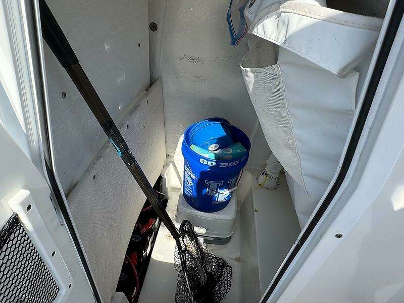 25ft Sea Hunt Yacht For Sale