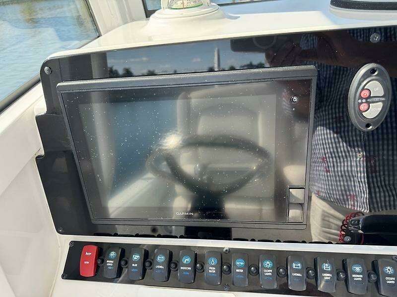 25ft Sea Hunt Yacht For Sale