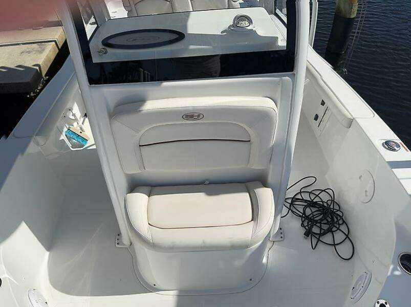 25ft Sea Hunt Yacht For Sale