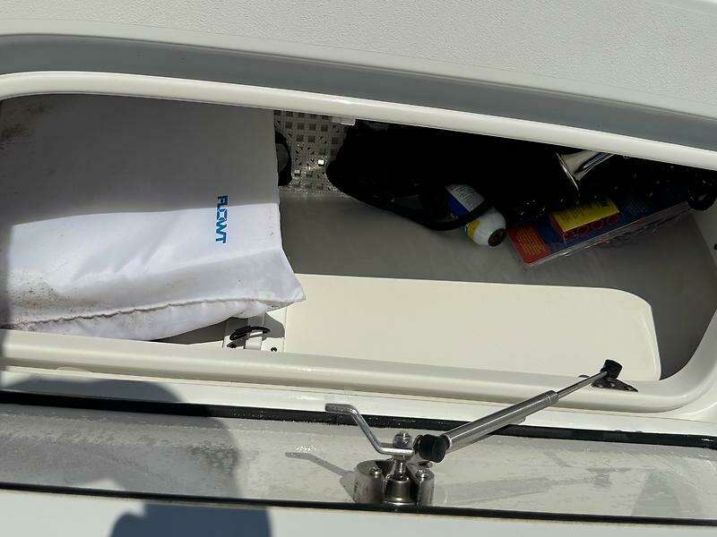 25ft Sea Hunt Yacht For Sale