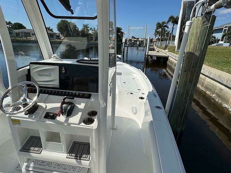 25ft Sea Hunt Yacht For Sale