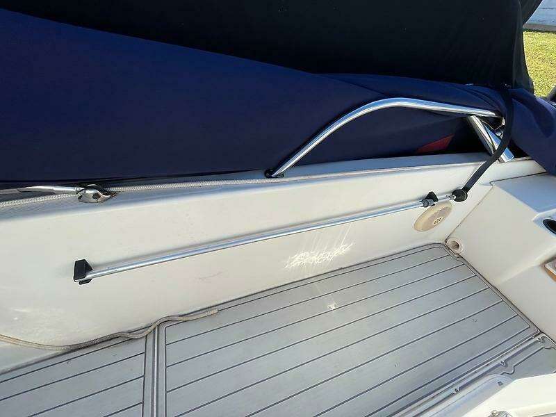 23ft Boston Whaler Yacht For Sale