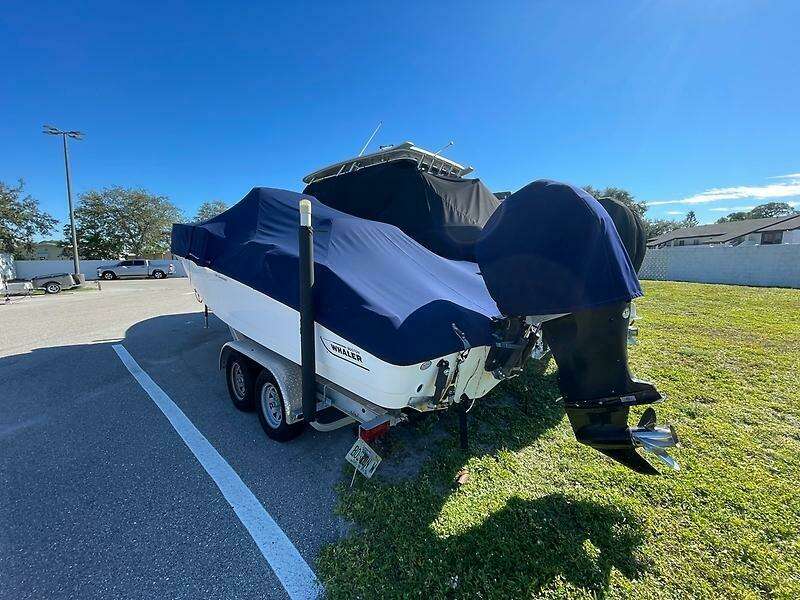23ft Boston Whaler Yacht For Sale