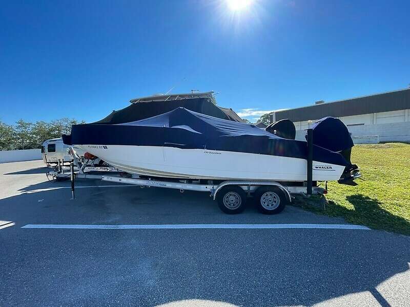 23ft Boston Whaler Yacht For Sale