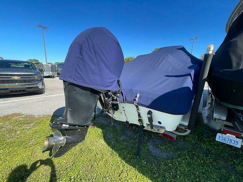 23ft Boston Whaler Yacht For Sale