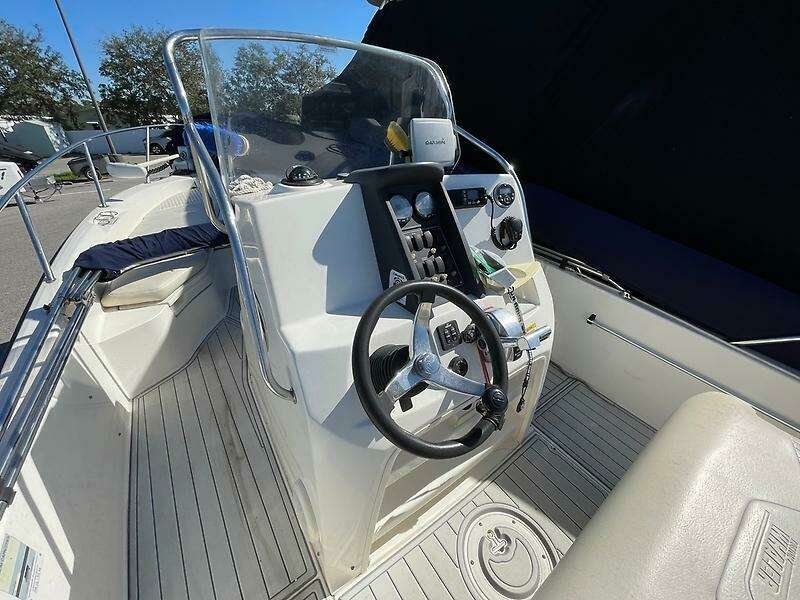 23ft Boston Whaler Yacht For Sale