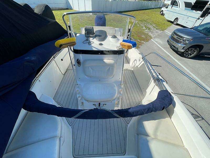 23ft Boston Whaler Yacht For Sale