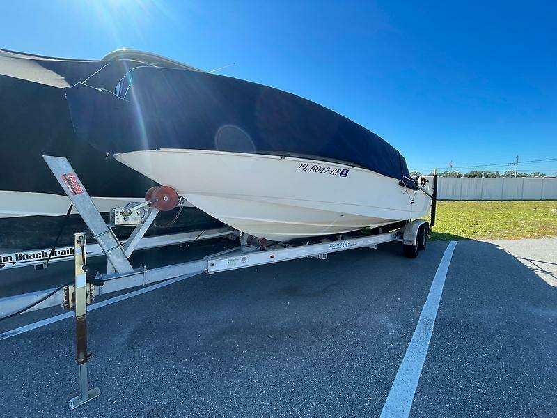 23ft Boston Whaler Yacht For Sale