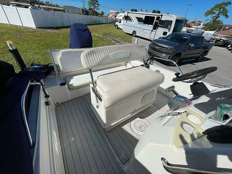 23ft Boston Whaler Yacht For Sale