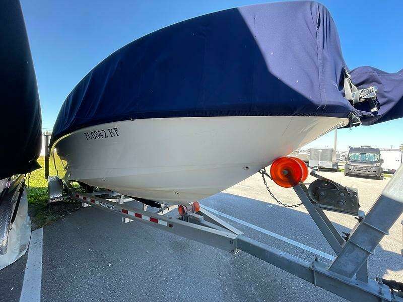 23ft Boston Whaler Yacht For Sale