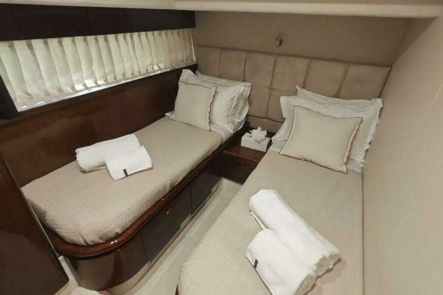 72ft Ferretti Yachts Yacht For Sale