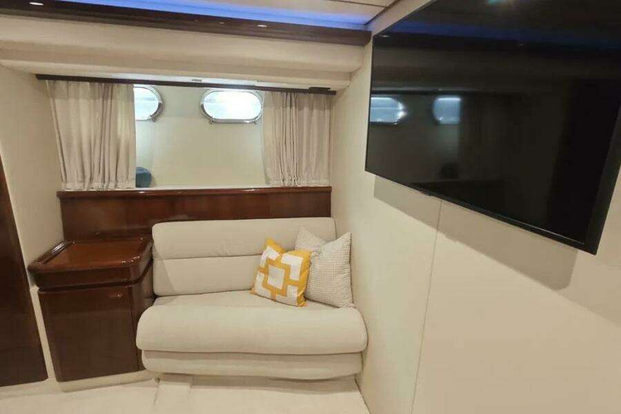 72ft Ferretti Yachts Yacht For Sale