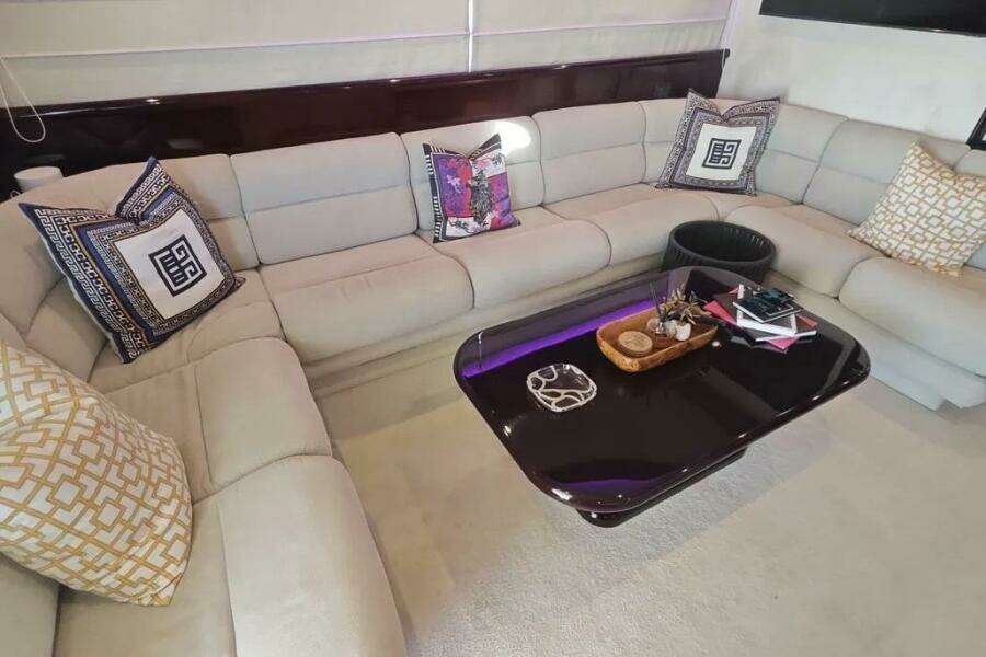 72ft Ferretti Yachts Yacht For Sale