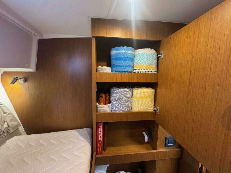 R amp R 35ft Beneteau Yacht For Sale