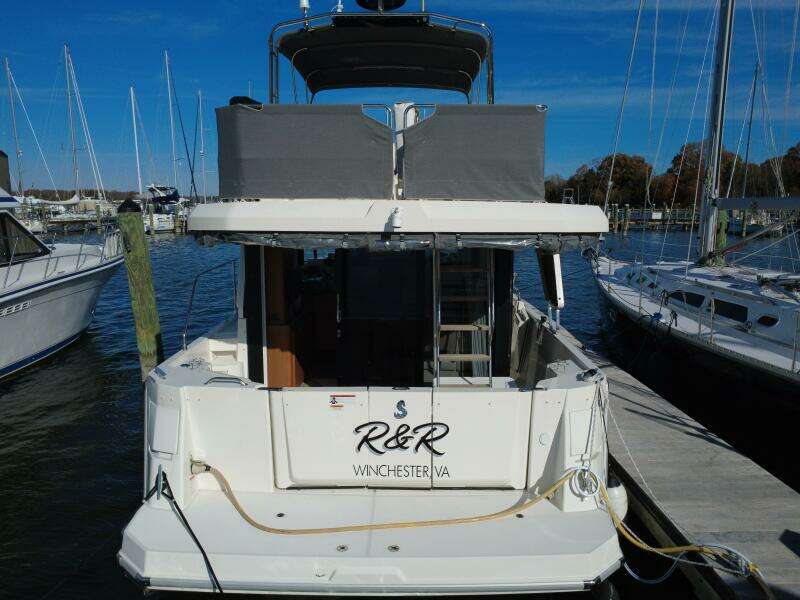 R amp R 35ft Beneteau Yacht For Sale