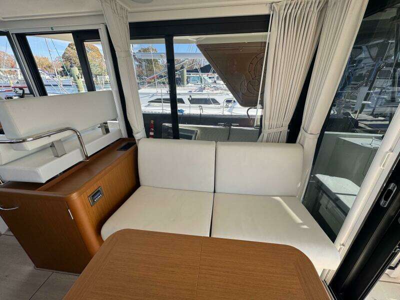 R amp R 35ft Beneteau Yacht For Sale
