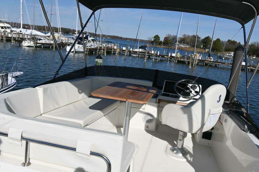 R amp R 35ft Beneteau Yacht For Sale