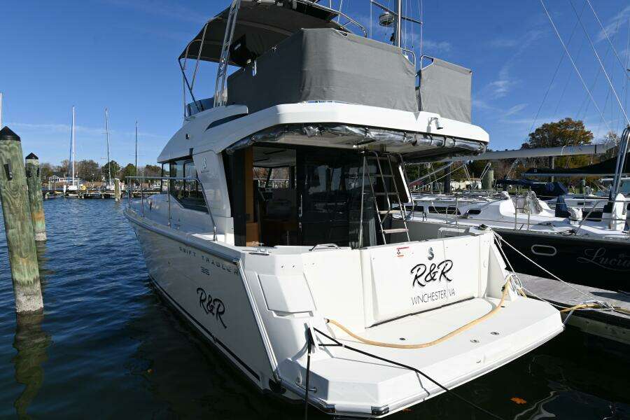 R amp R 35ft Beneteau Yacht For Sale