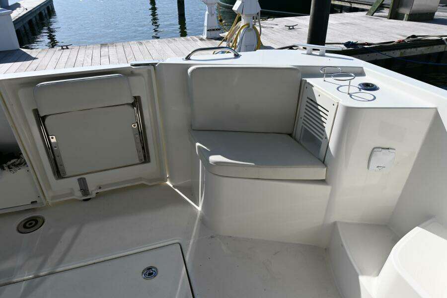 R amp R 35ft Beneteau Yacht For Sale