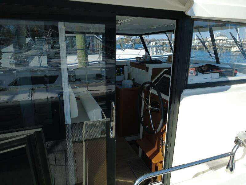 R amp R 35ft Beneteau Yacht For Sale