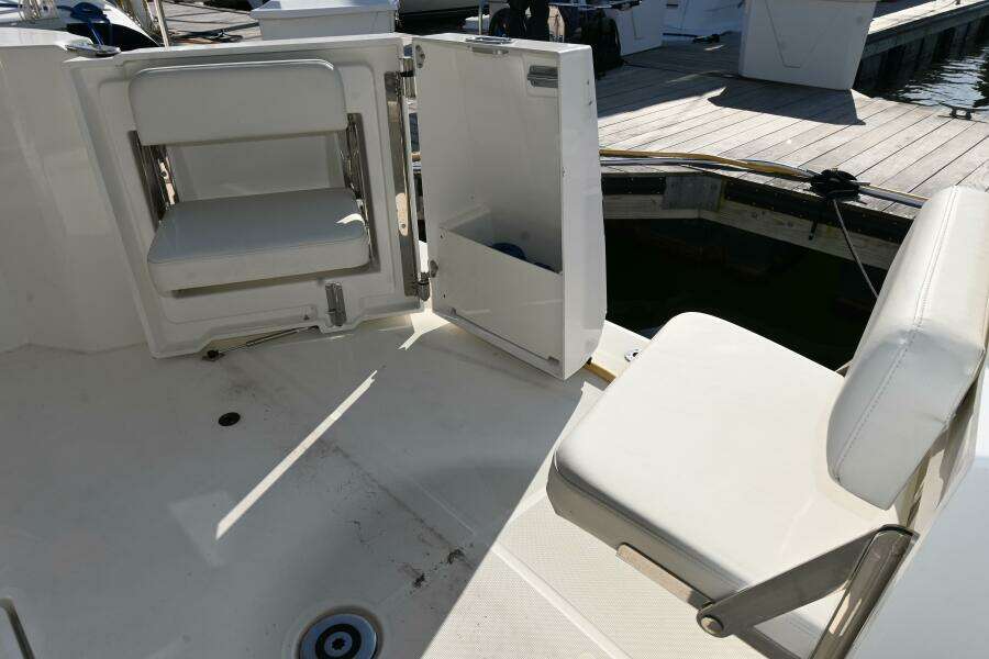 R amp R 35ft Beneteau Yacht For Sale