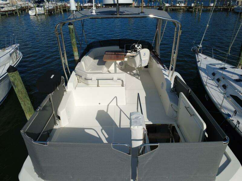 R amp R 35ft Beneteau Yacht For Sale