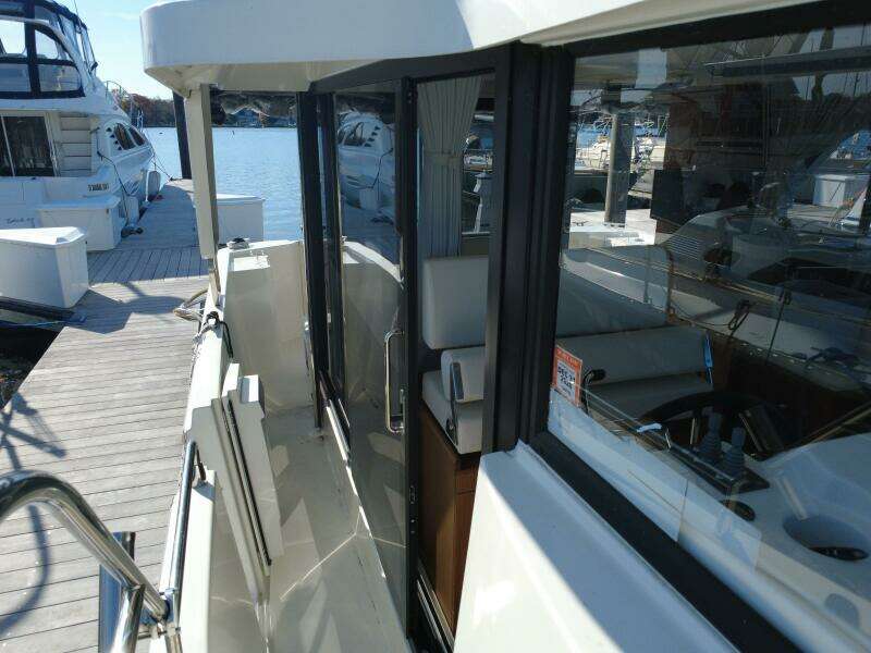 R amp R 35ft Beneteau Yacht For Sale