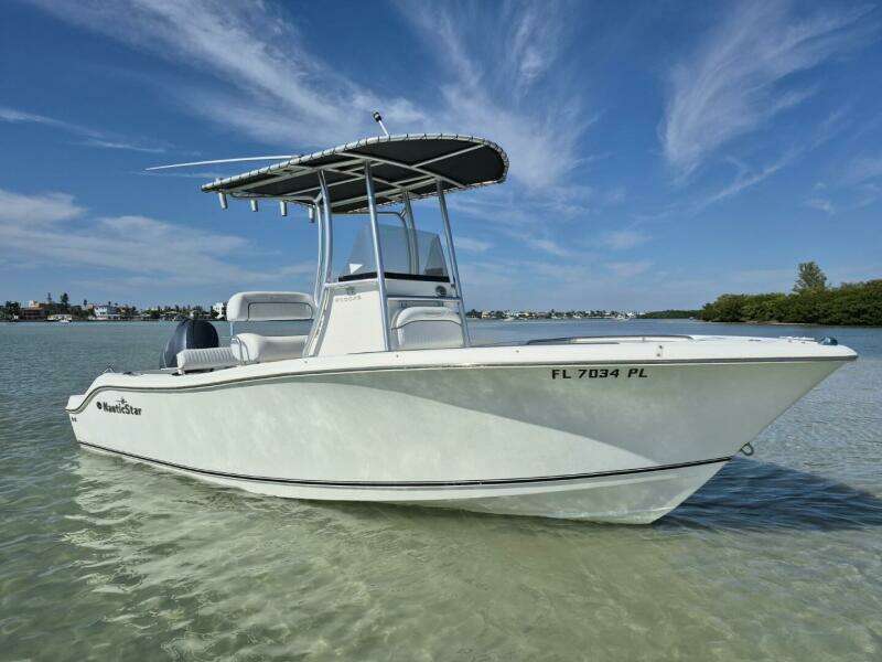 20ft NauticStar Yacht For Sale