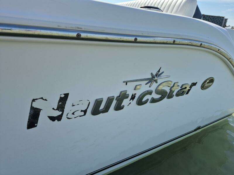 20ft NauticStar Yacht For Sale