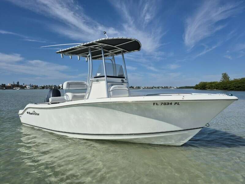 20ft NauticStar Yacht For Sale