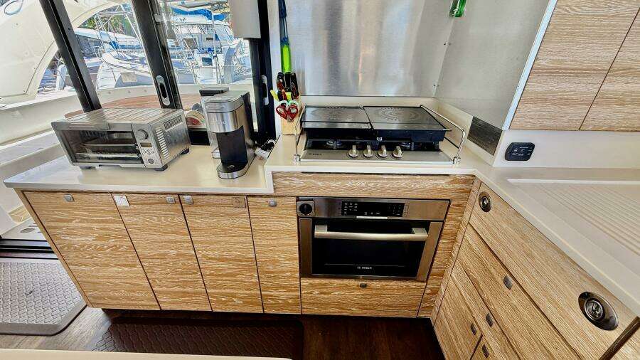 Sea Larks 51ft Xquisite Yachts Yacht For Sale