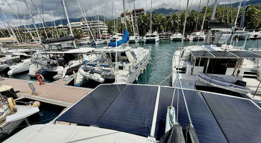 Sea Larks 51ft Xquisite Yachts Yacht For Sale